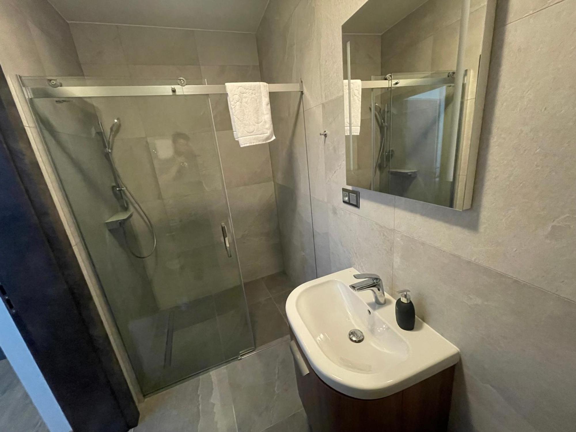 Apartment Elinel ชิลินา ภายนอก รูปภาพ